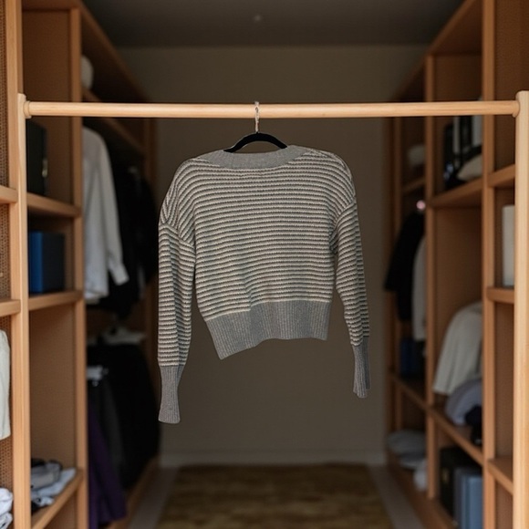 Pink Republic V-Neck Sweater with Gray Stripes Long sleeve blouse size m - Picture 2 of 3